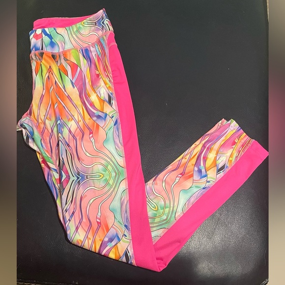 NWOT Hot Kiss Printed Leggings - Picture 3 of 4